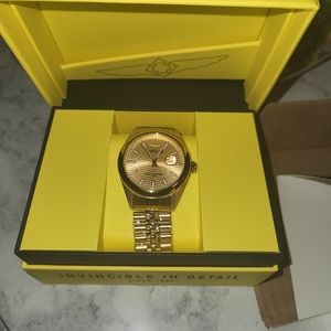 Wath invicto for men and woman